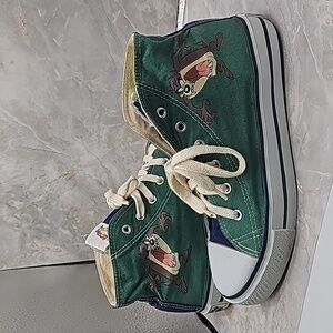 Vintage 1994 Looney Tunes Taz, Tasmanian Devil  Canvas.       Shoes size 6 1/2